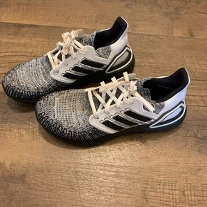 Men’s size 9 adidas tennis shoes